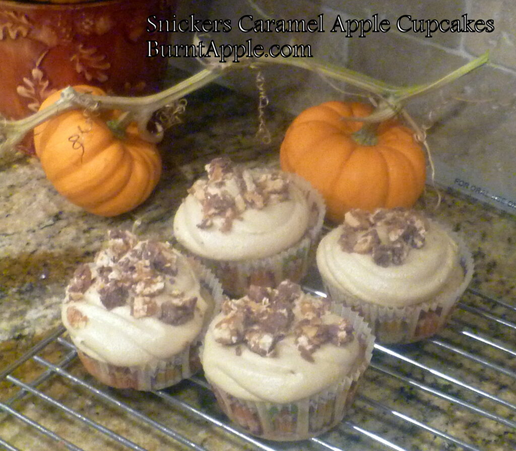 snickers caramel apple cupcakes