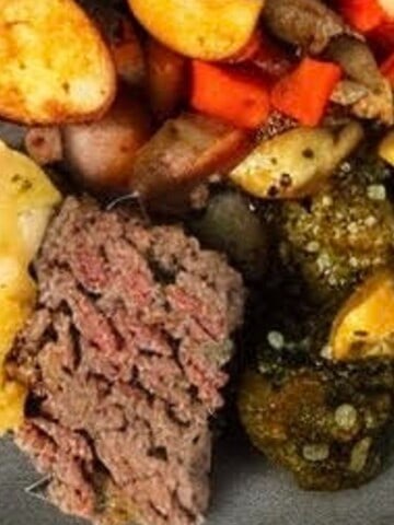 tips on how to make a hobo dinner with meat, potatoes and vegetables