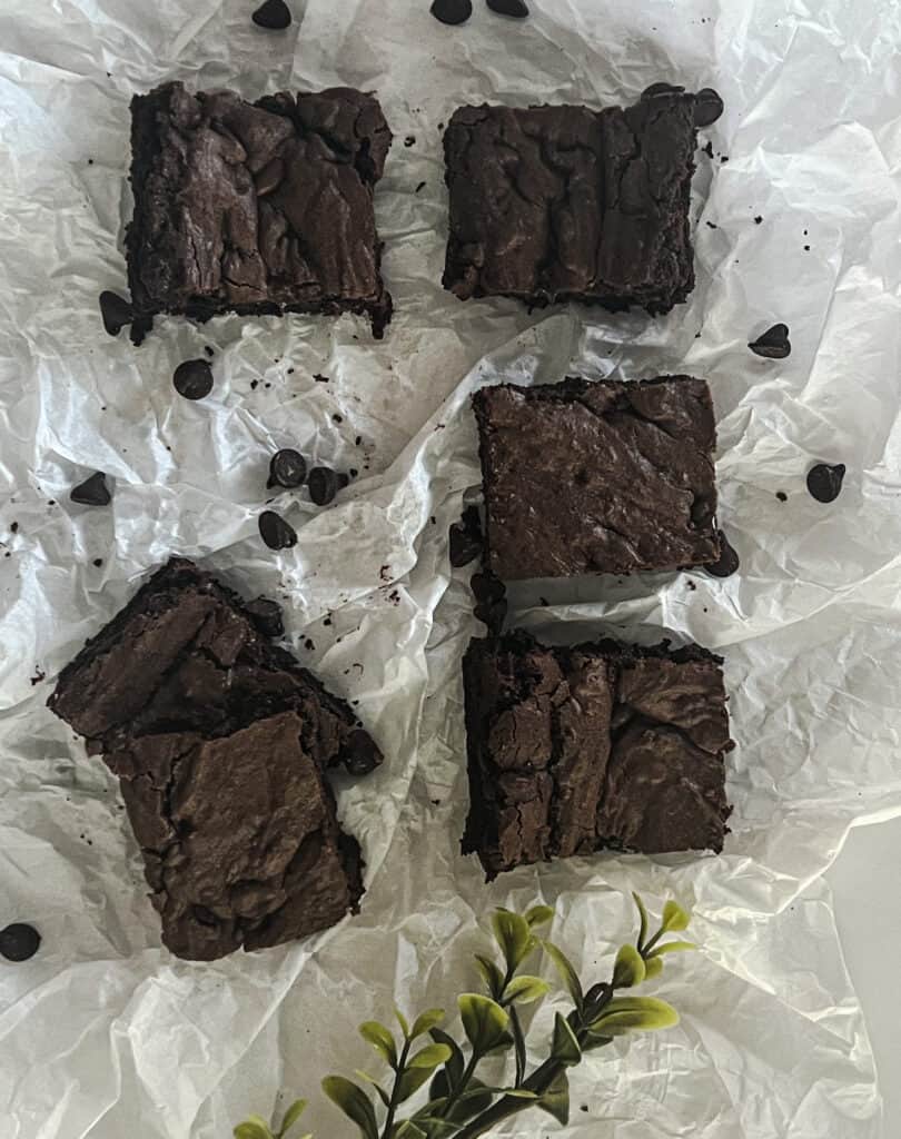 Cake mix brownies are a delicious and easy-to-make dessert that is perfect for any occasion. They are made with a simple cake mix and a few other ingredients, and they can be baked in a standard brownie pan. Cake mix brownies are moist and fudgy, and they have a delicious chocolate flavor. 