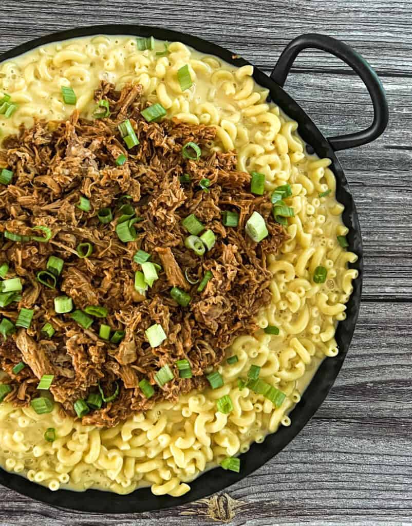 Pulled pork mac and cheese
A delicious and cheesy dish made with macaroni pasta, pulled pork, and cheese sauce
A perfect comfort food for a cold day
A popular dish at potlucks and barbecues